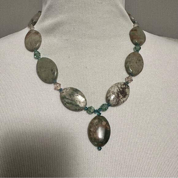 Green Rainforest Jasper Stone and Bead Pendant Necklace - Picture 4 of 6